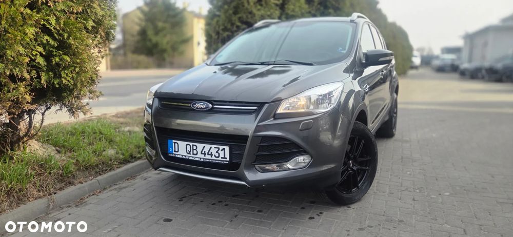 Ford Kuga 1.5 EcoBoost 2x4 Titanium - 3