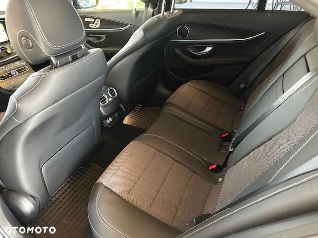 Mercedes-Benz Klasa E 250 9G-TRONIC - 7