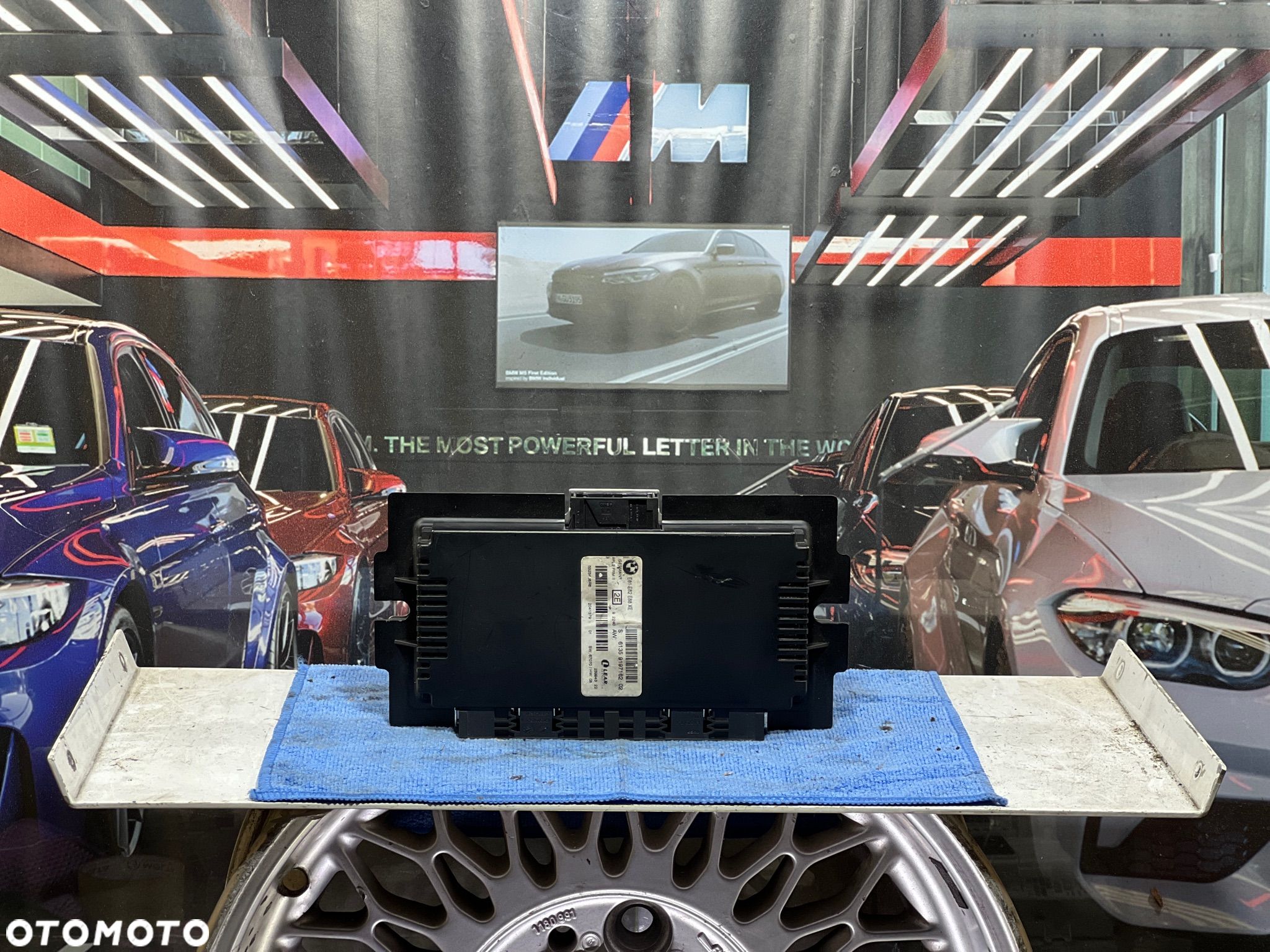 BMW E 81 E82 E87 E88  MODUŁ STEROWNIK ŚWIATEŁ  9197162  6827065 - 1
