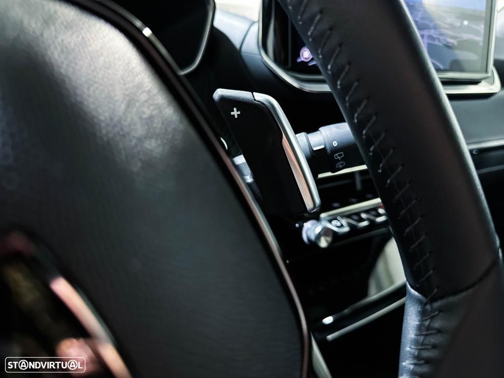 Peugeot 2008 Hybrid 145 e-DSC Allure - 31