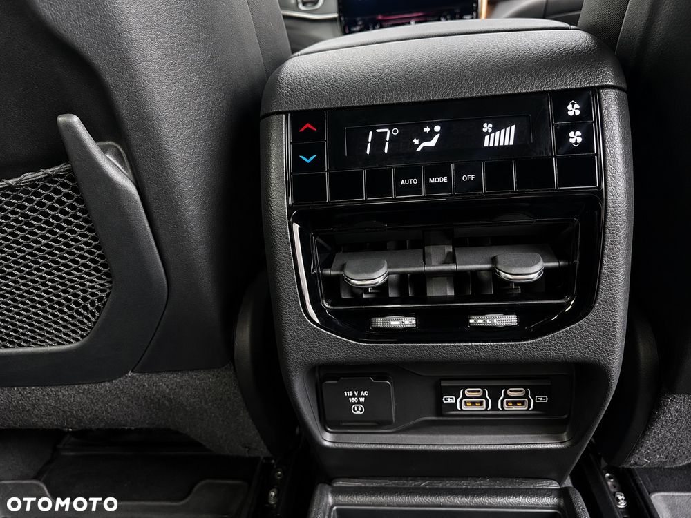 Jeep Grand Cherokee - 25