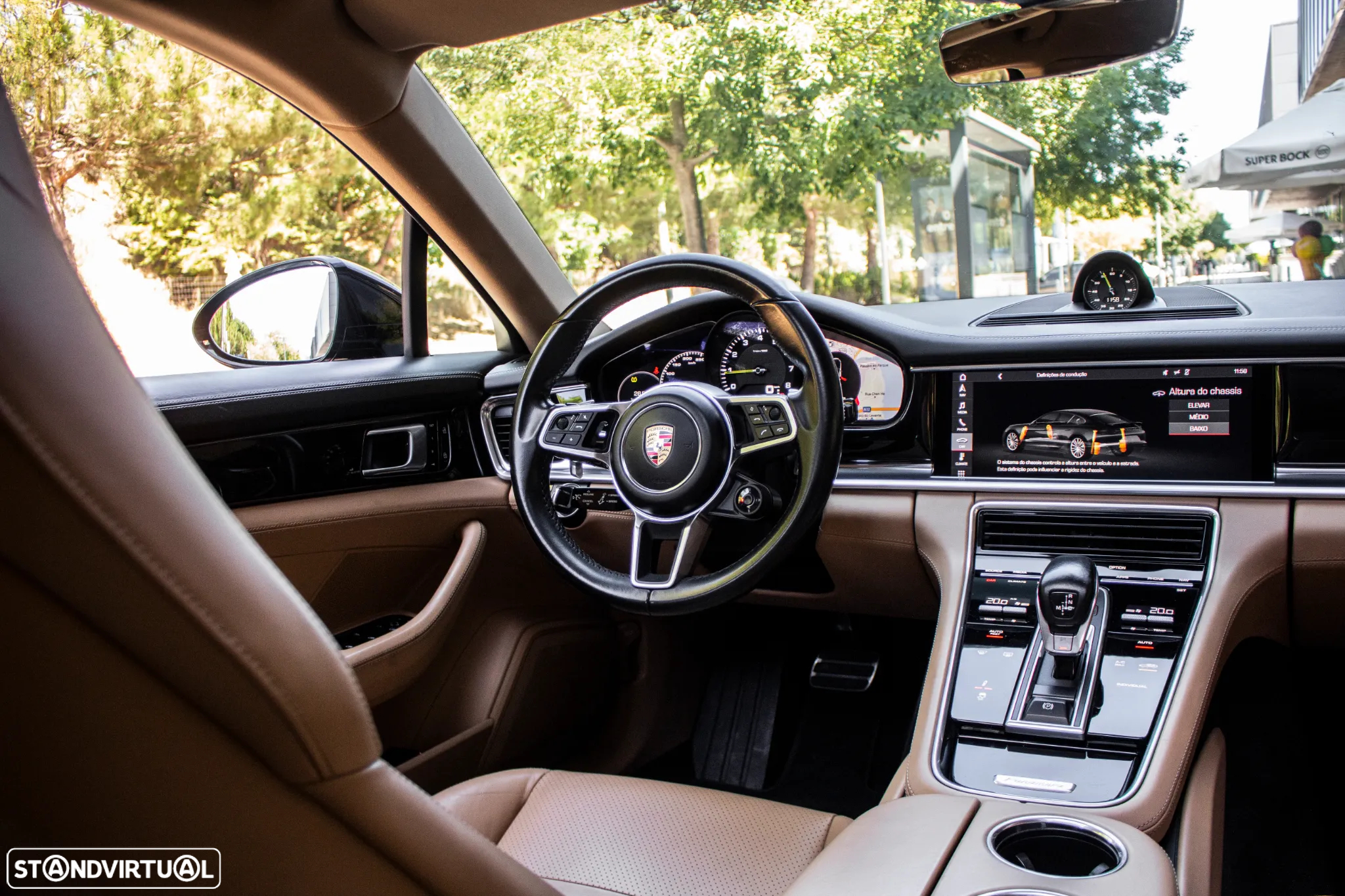 Porsche Panamera 4 E-Hybrid - 33
