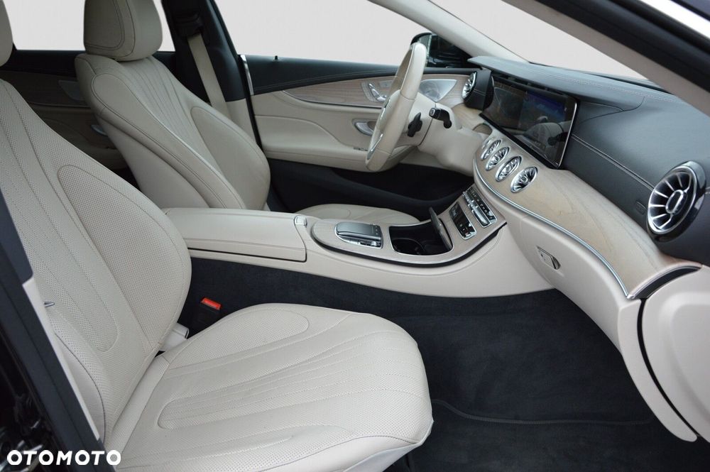 Mercedes-Benz CLS 300 d 4-Matic AMG - 28