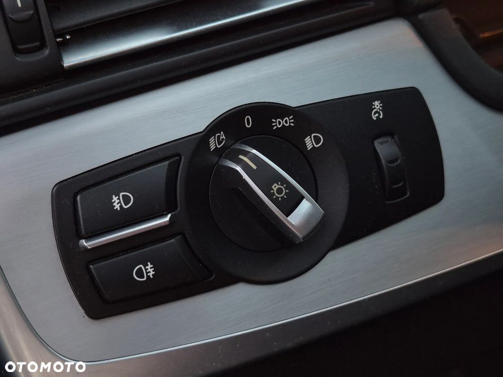 BMW Seria 5 525d - 22