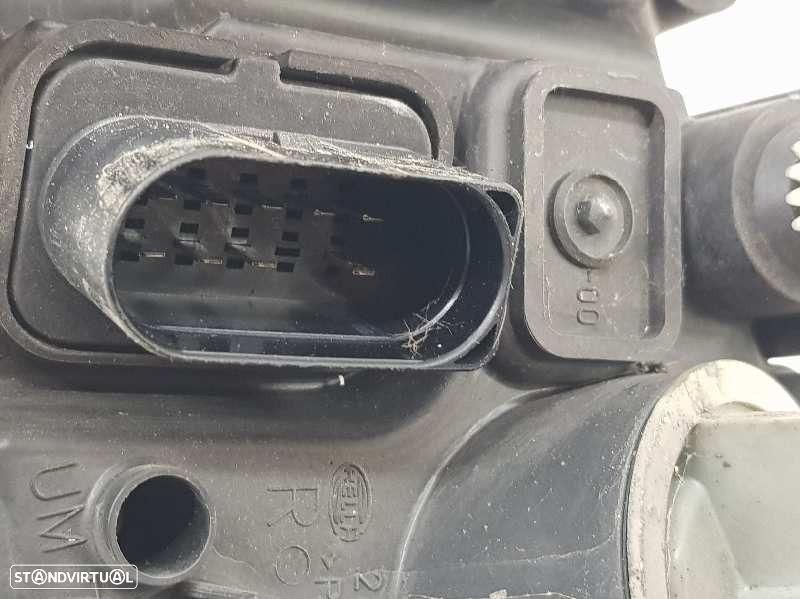 FAROL DIREITO SKODA FABIA I 2002 - 1