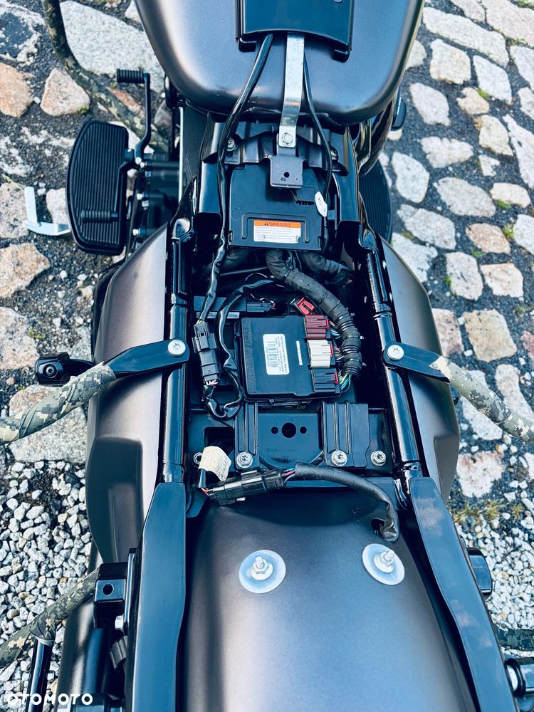 Harley-Davidson Touring Road King - 11