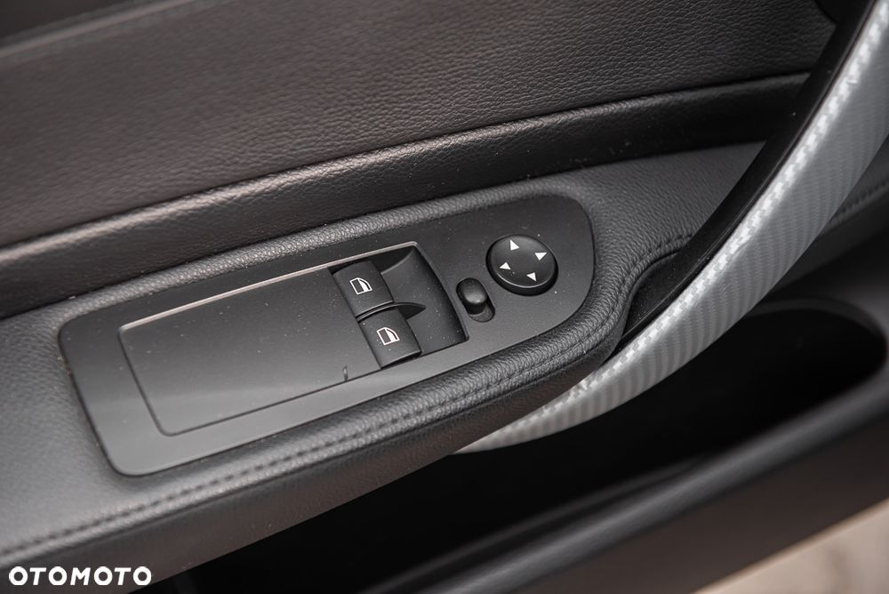 BMW Seria 1 120d DPF Edition Sport - 16
