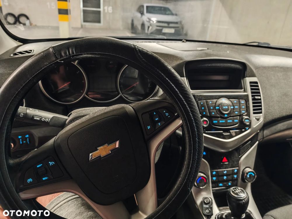 Chevrolet Cruze - 11