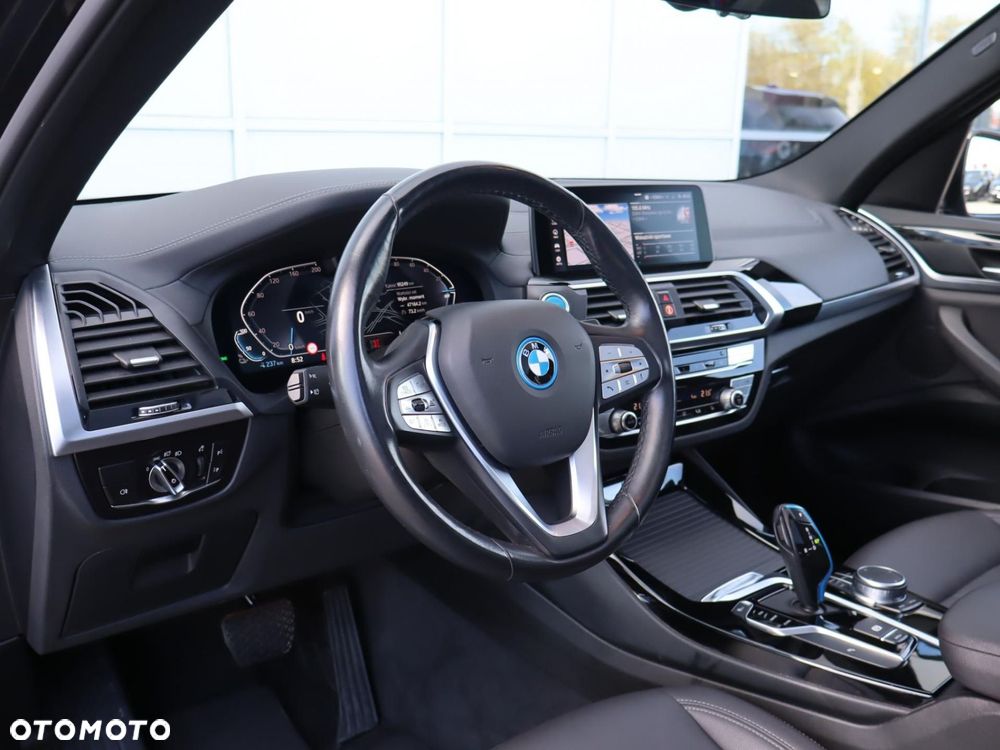 BMW iX3 - 5