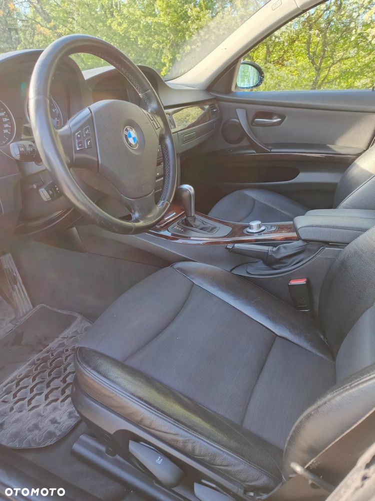 BMW Seria 3 325xi - 10