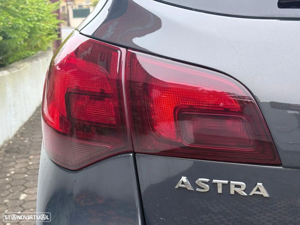 Opel Astra Sports Tourer 1.6 CDTi Executive S/S - 23