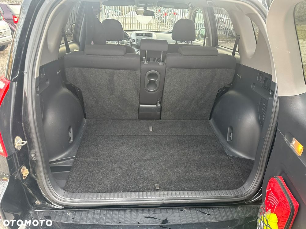 Toyota RAV4 - 11