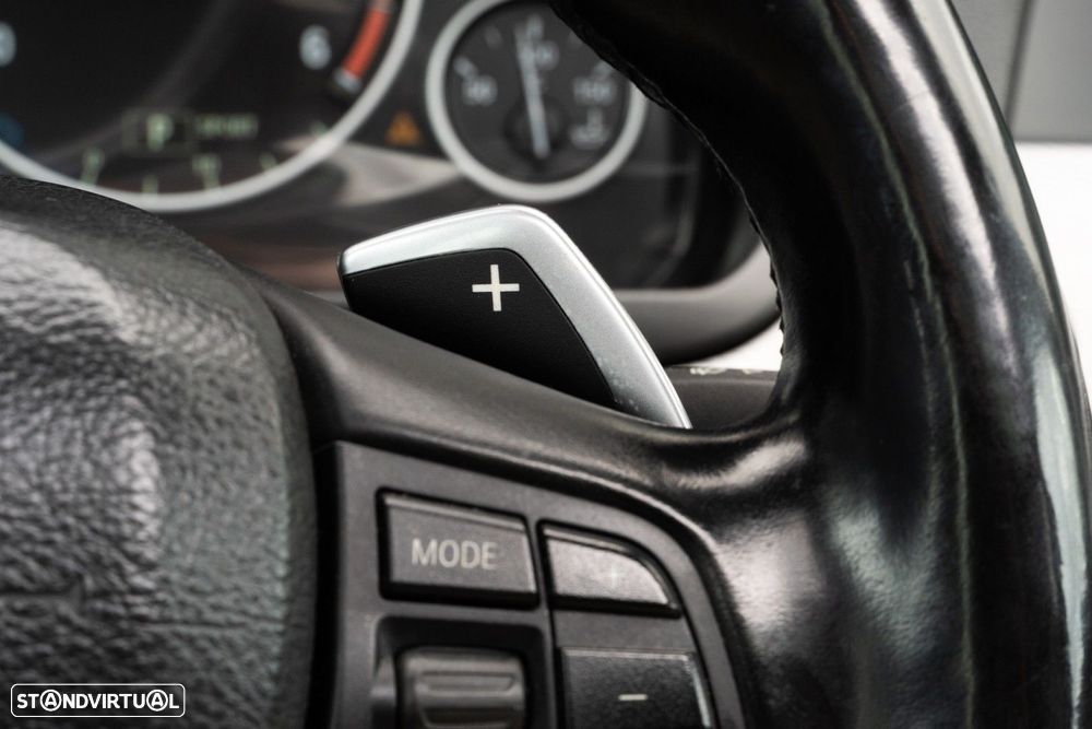 BMW 535 d xDrive Pack M Auto - 32