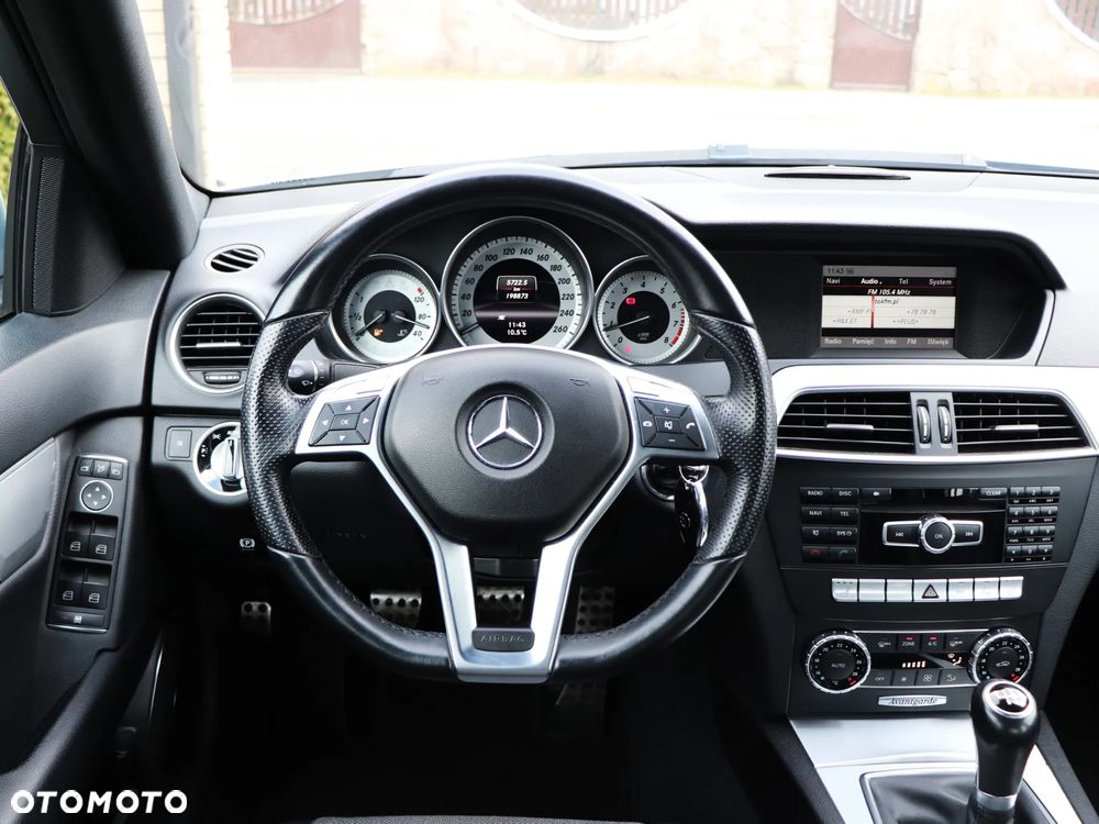 Mercedes-Benz Klasa C 200 Avantgarde Edition - 34