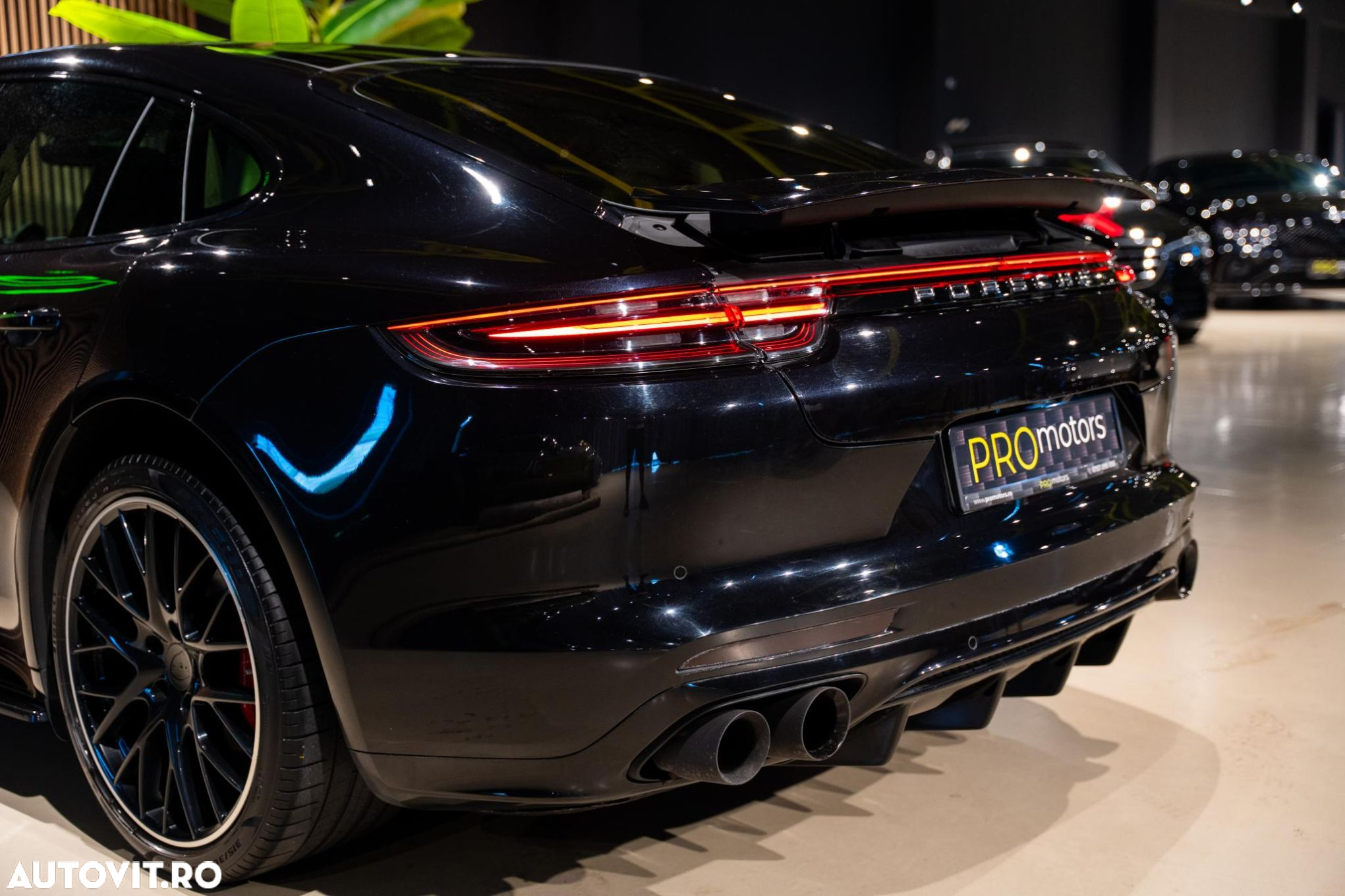 Porsche Panamera - 40