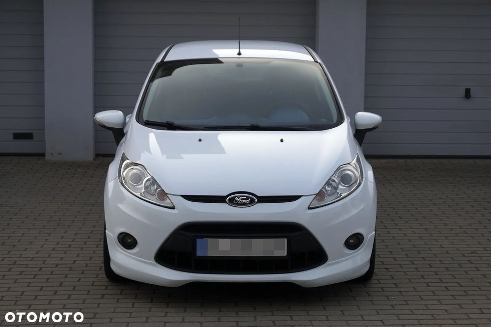 Ford Fiesta 2010 photo 4