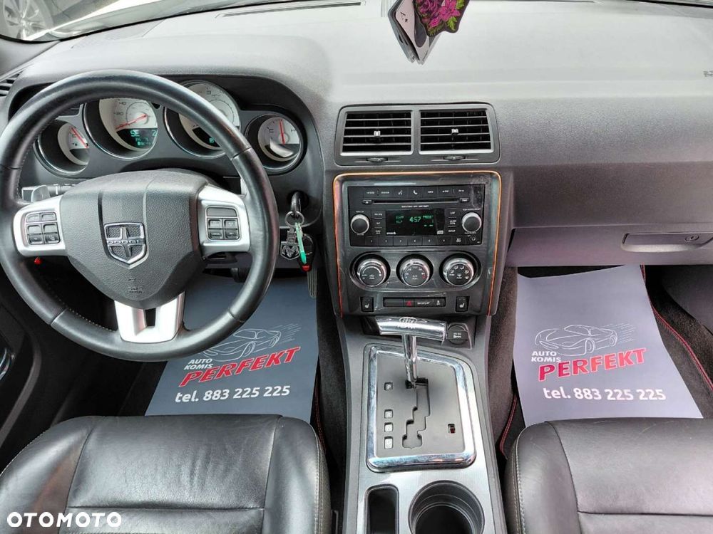 Dodge Challenger - 19