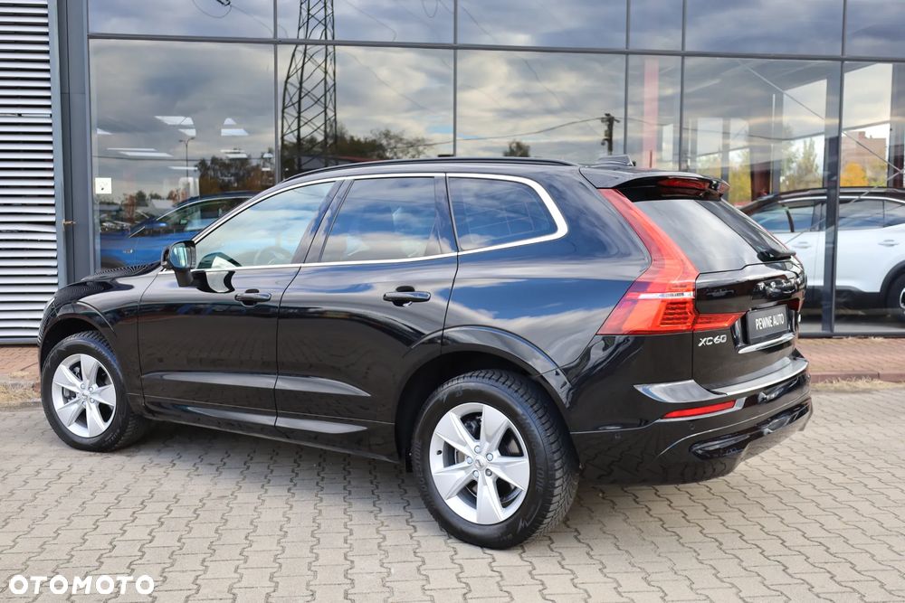 Volvo XC 60 B4 D AWD Geartronic Momentum Pro - 17