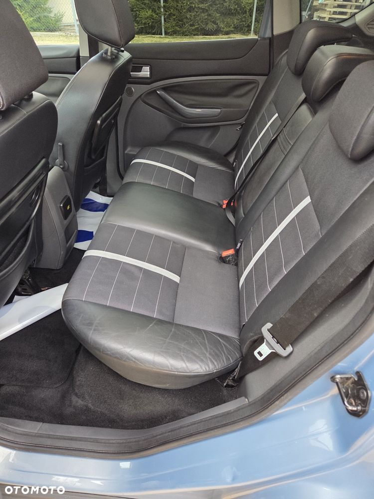 Ford Kuga - 8