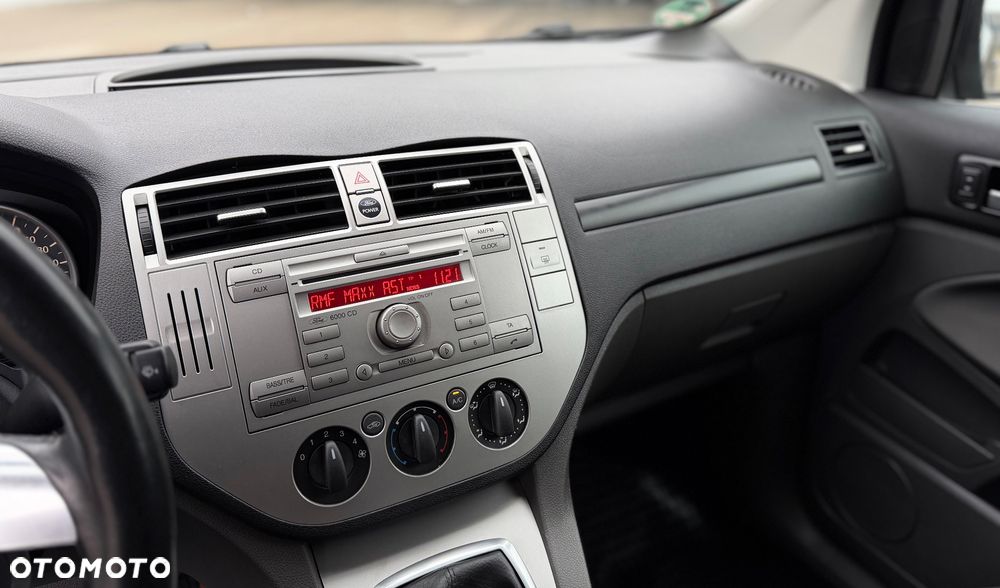 Ford Kuga 2.0 TDCi 4x4 Titanium - 21