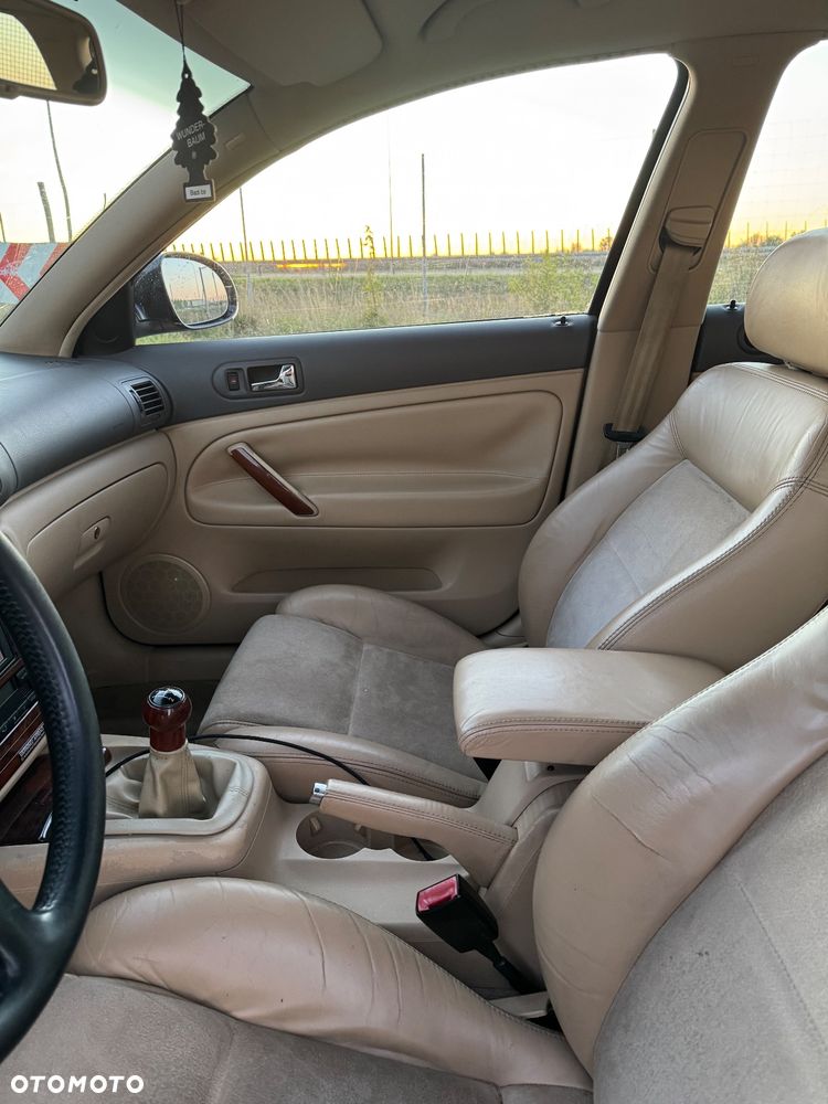 Volkswagen Passat 1.8T Highline - 21