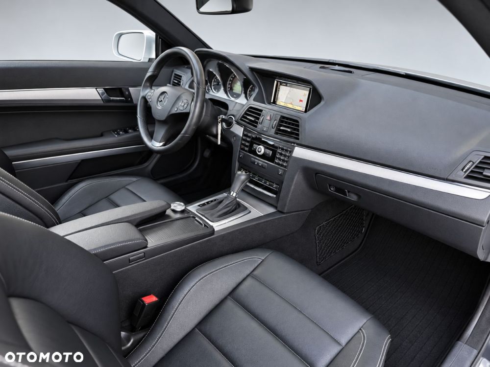 Mercedes-Benz Klasa E 250 CGI BlueEFFICIENCY Automatik Avantgarde - 26