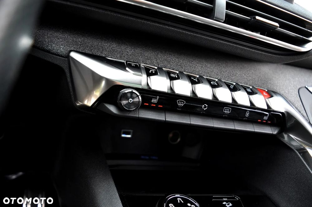 Peugeot 3008 1.2 PureTech Allure S&S - 30