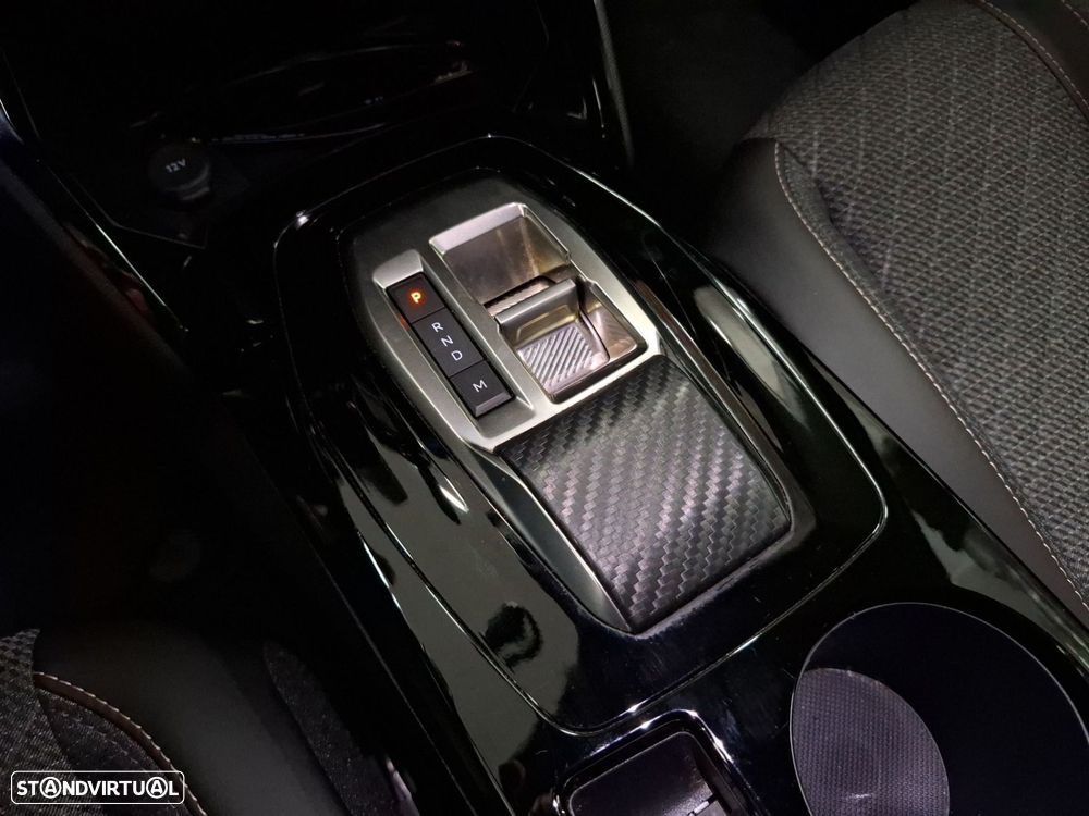 Peugeot 2008 1.2 Hybrid Allure e-DCS6 - 17