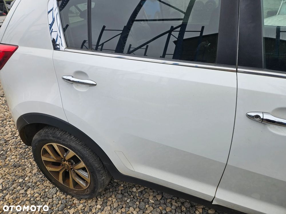 Części  Kia Sportage III 1.7 CRDI HW Drzwi Zderzak Maska Klapa - 15