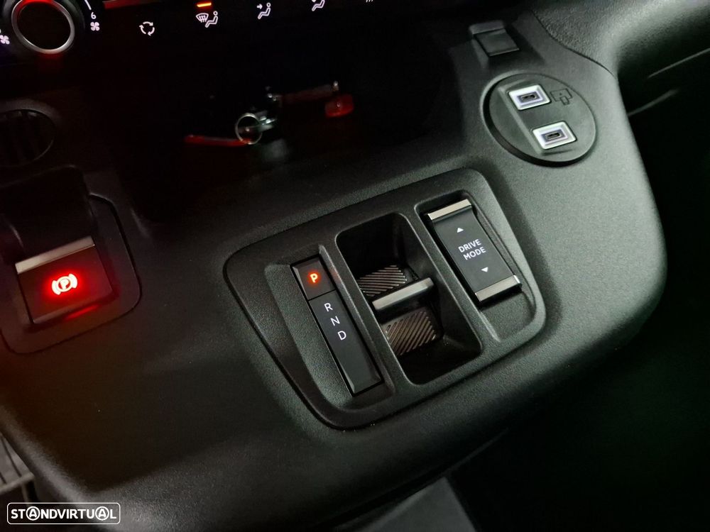 Peugeot e-Partner - 16