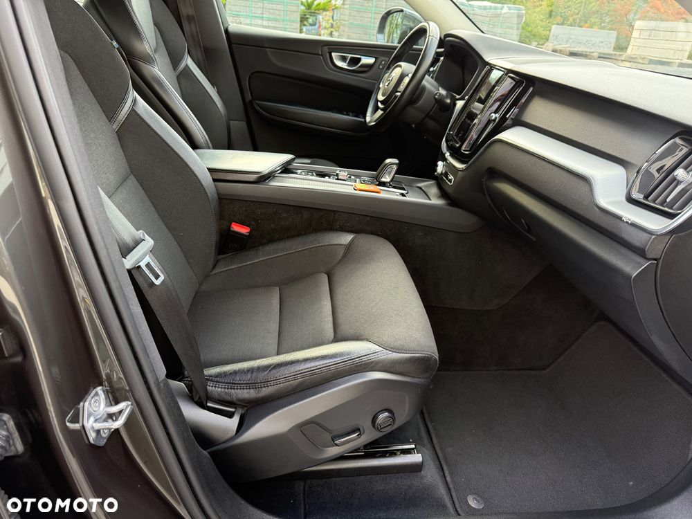 Volvo XC 60 D4 SCR Momentum - 31