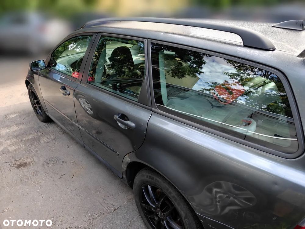 Volvo V50 2.0D Momentum - 5