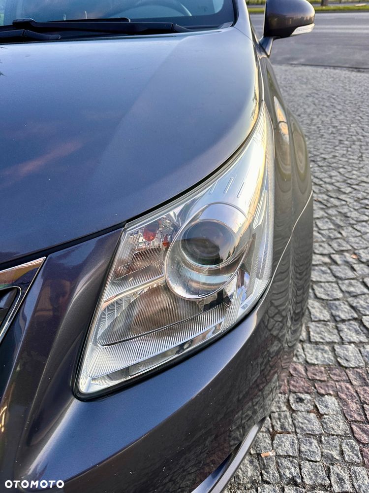 Toyota Avensis 2.0 Sol plus NAVI - 4