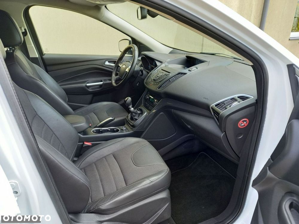 Ford Kuga 1.6 EcoBoost 2x4 Titanium - 18