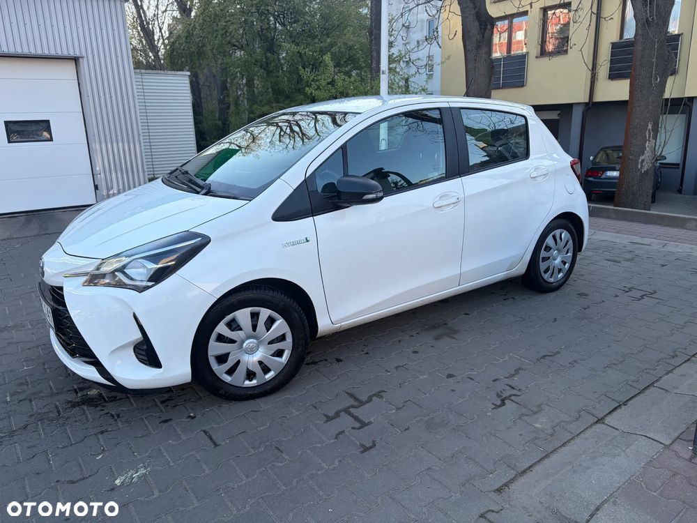 Toyota Yaris Hybrid 100 Active EU6 - 1