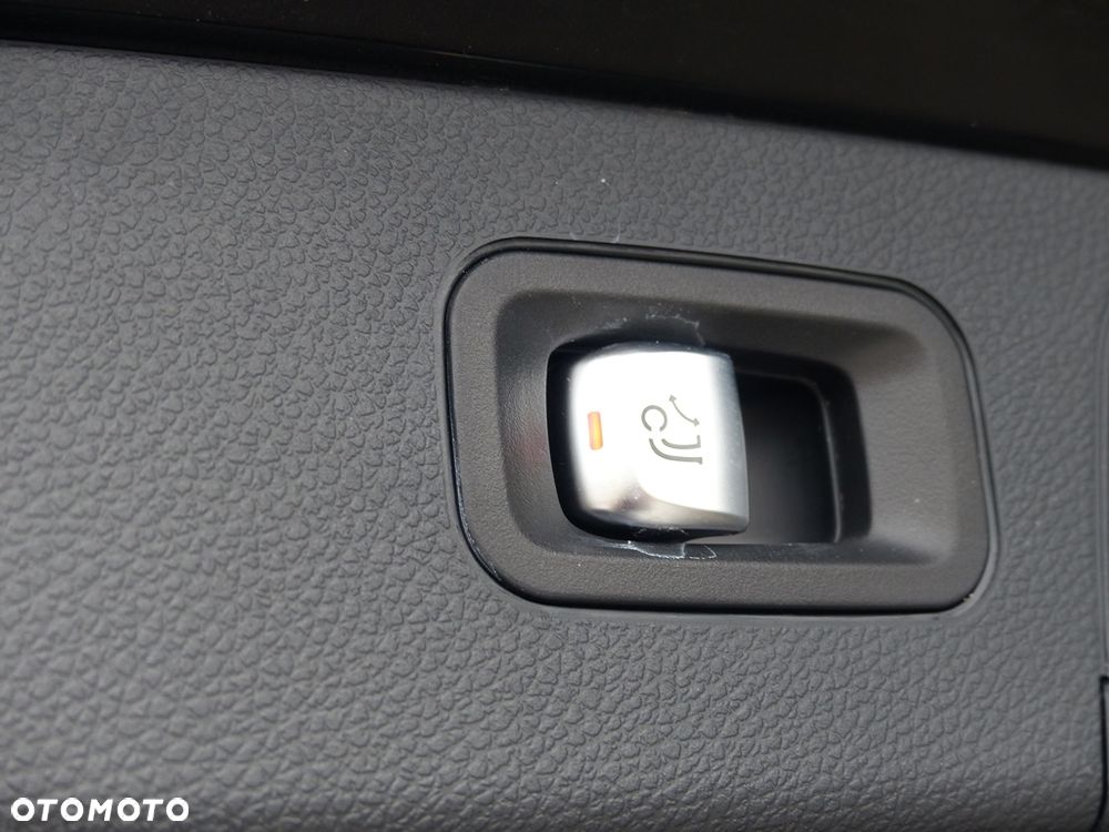 Mercedes-Benz GLC 200 4Matic 9G-TRONIC AMG Line - 32