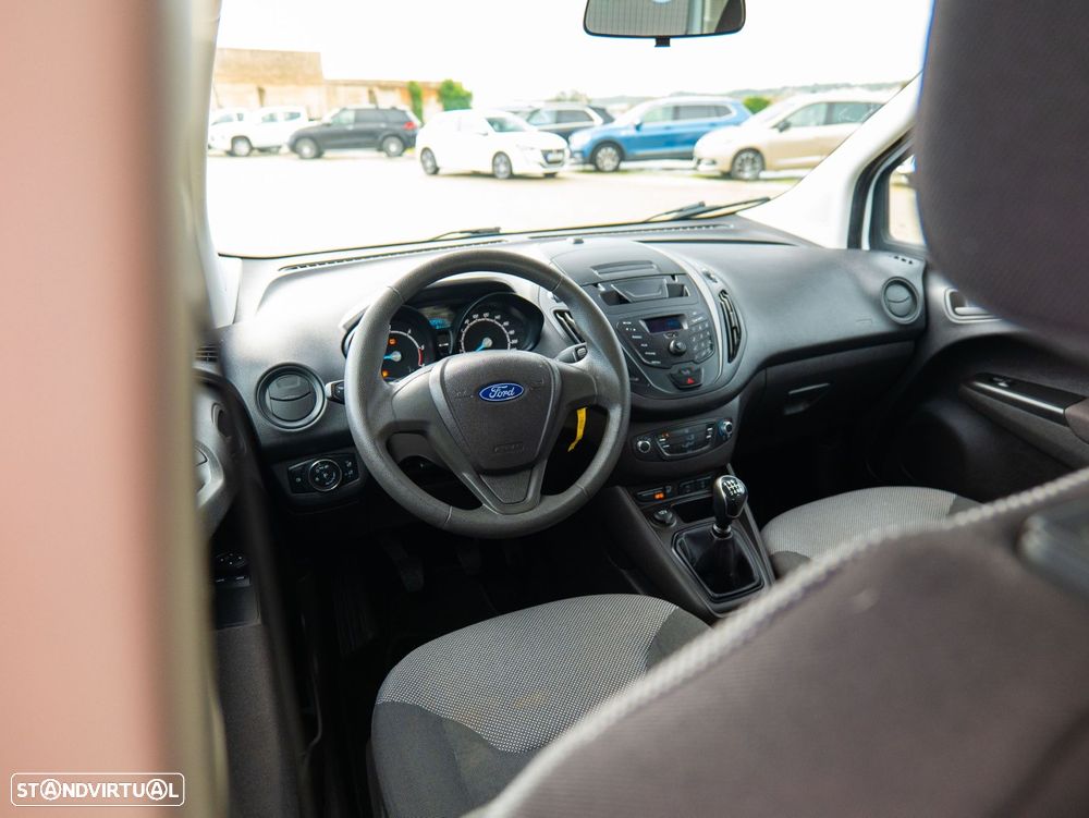 Ford Tourneo Courier 1.5 TDCi Ambiente - 24