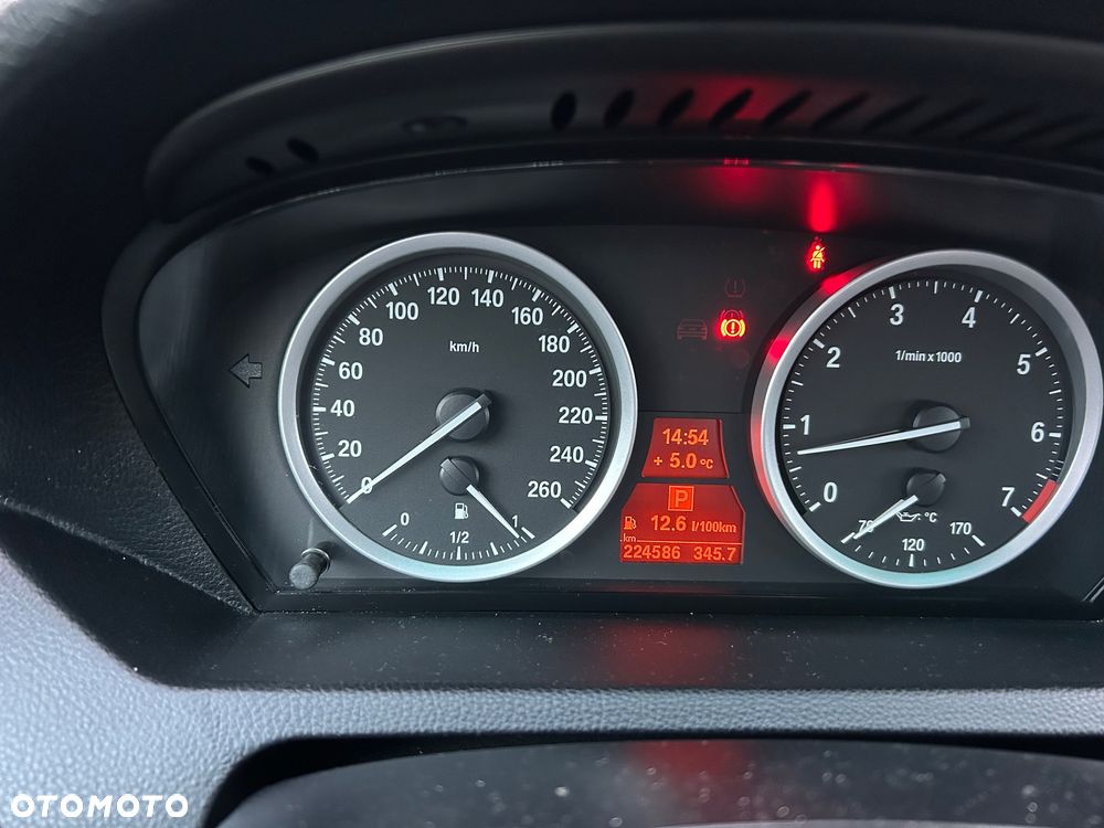 BMW Seria 6 650 i - 35