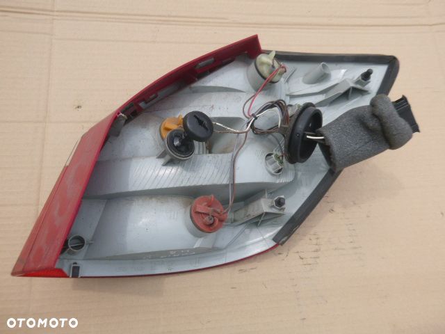 LAMPA LEWY TYŁ LEWA TYLNA SKODA FABIA II HB - 9