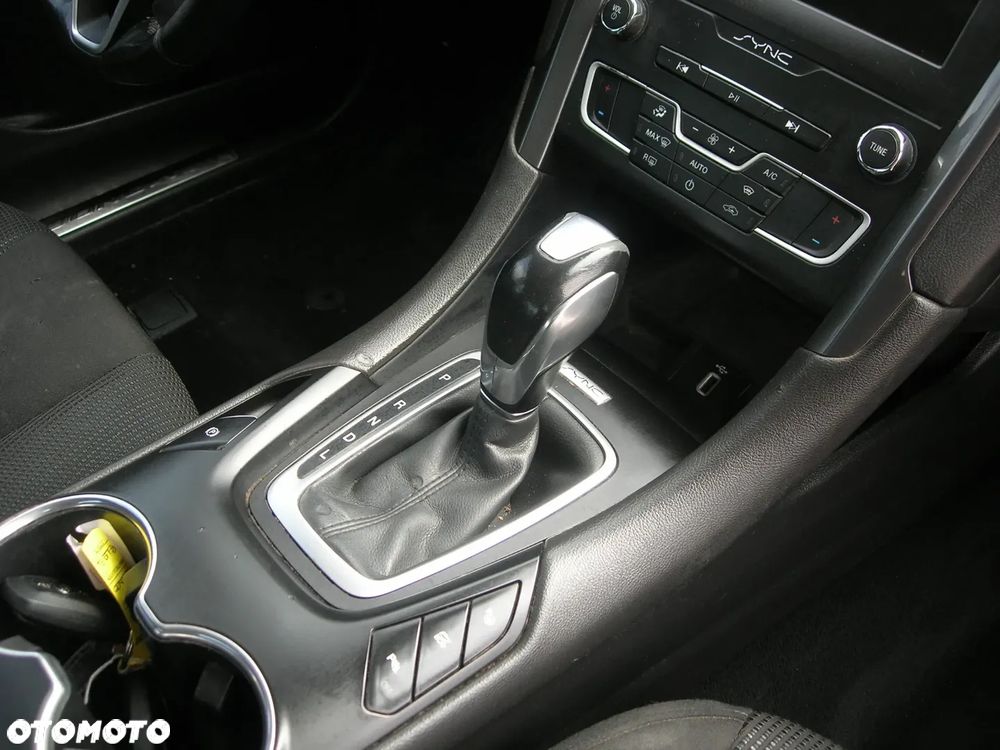 Ford Mondeo 2.0 Hybrid Trend - 26