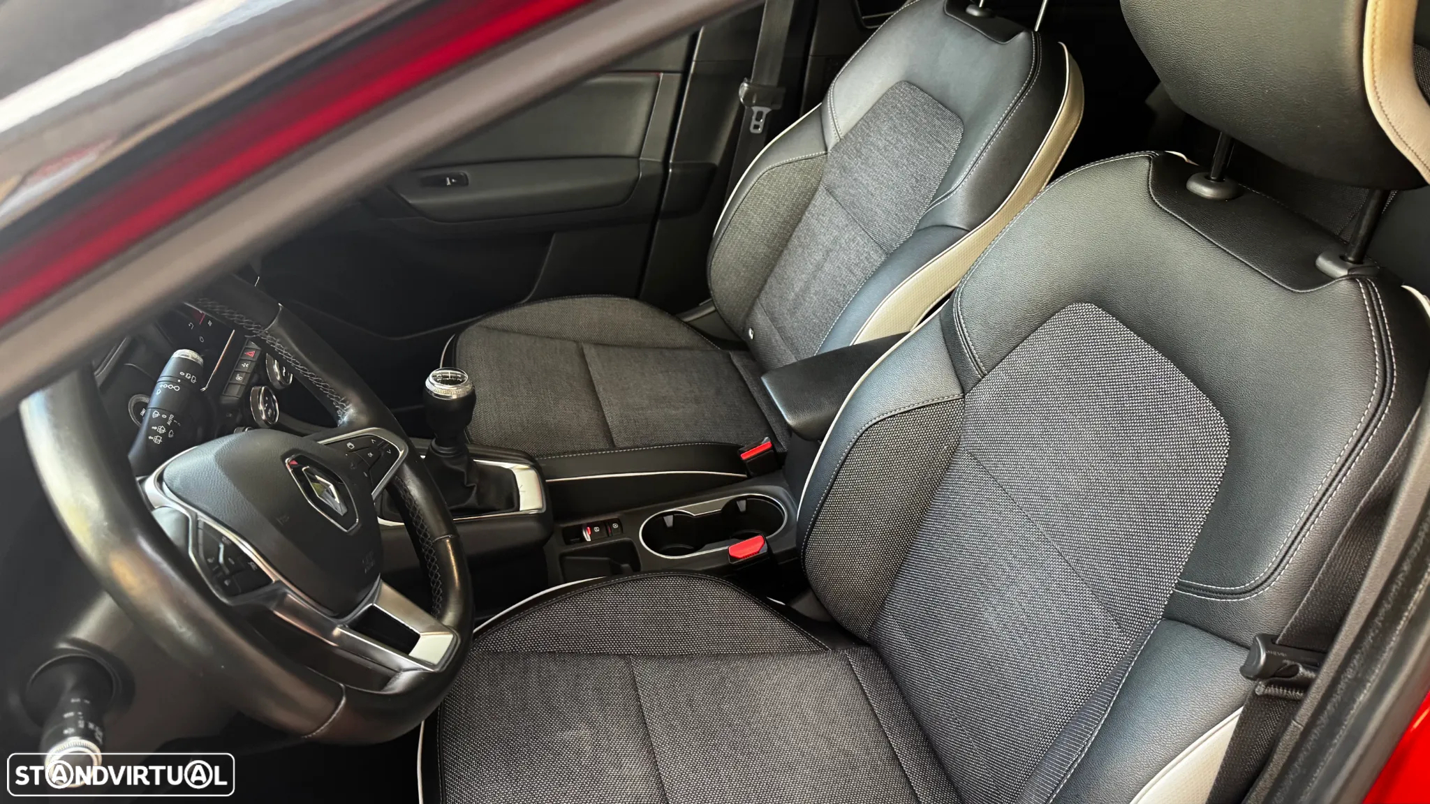 Renault Captur 1.0 TCe Exclusive - 11