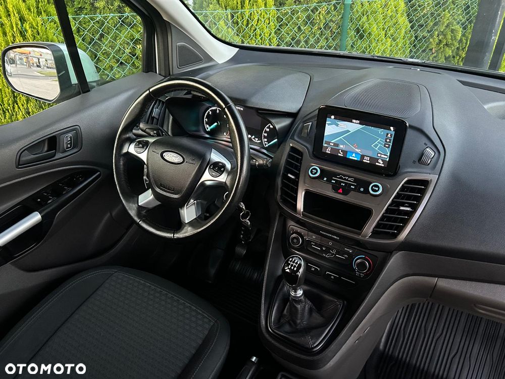 Ford Tourneo Connect Grand - 24
