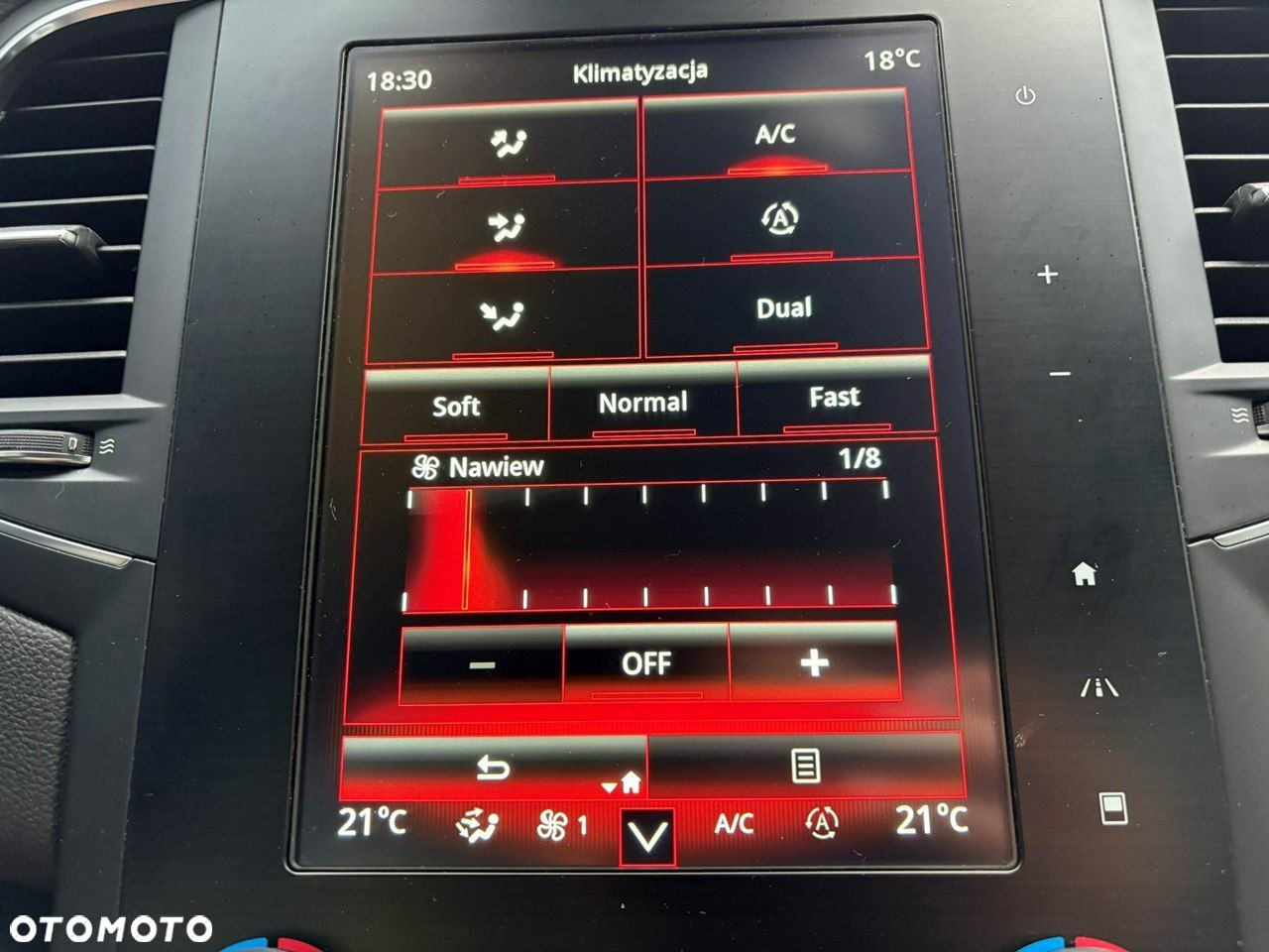 Renault Megane Grandtour ENERGY TCe 140 EDC BOSE EDITION - 25