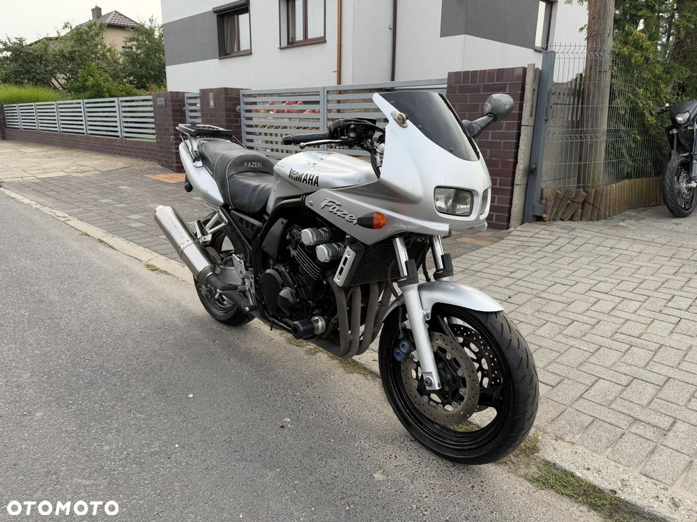 Yamaha FZS - 1