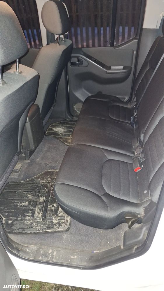 Nissan Navara 2.5 dCi Double Cab XE - 11