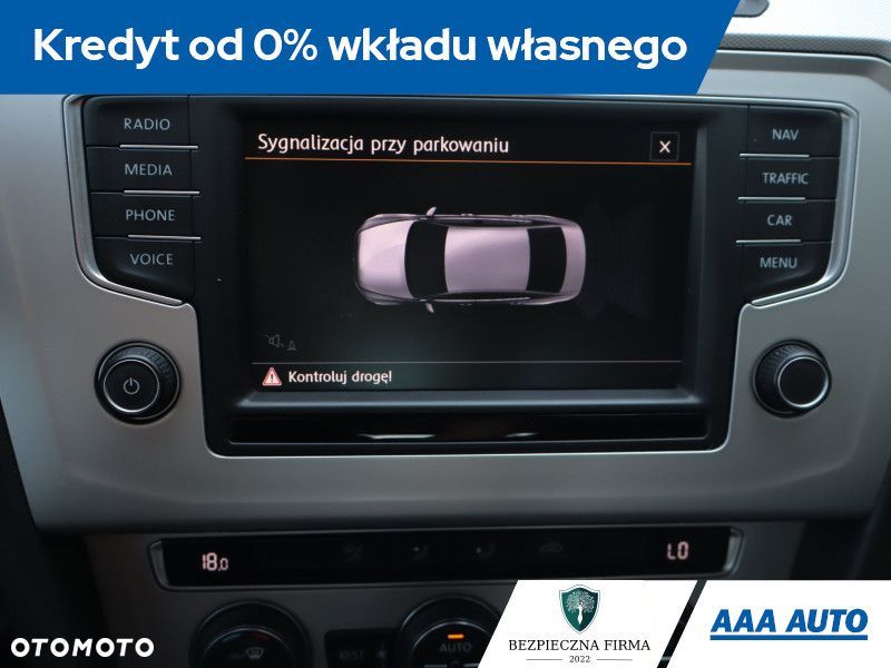 Volkswagen Passat - 14