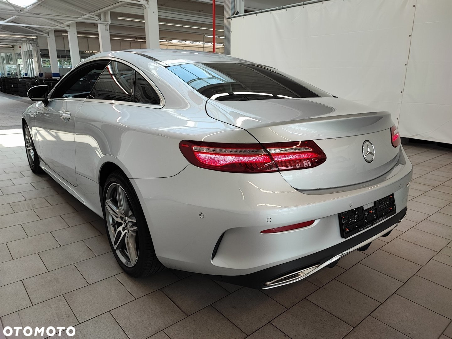 Mercedes-Benz Klasa E 200 4Matic Coupe 9G-TRONIC AMG Line - 3