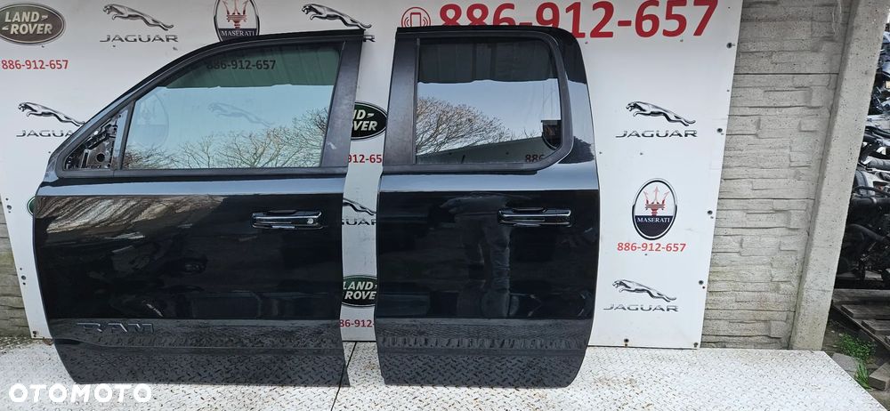 RAM 1500 V 5  2019- Big Horn KRÓTKI QUAD CAB 1,5 Drzwi przód lewy Drzwi przednie lewe Drzwi tył lewy Drzwi tylne lewe KOMPLETNE KOLOR PXJ - 17