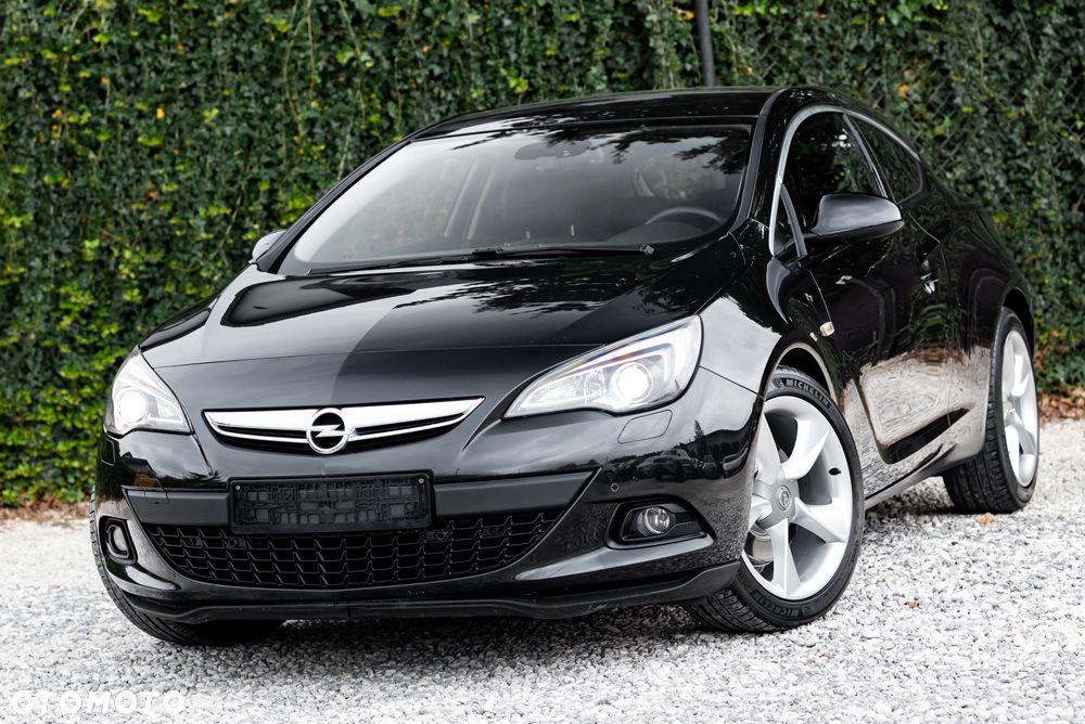 Opel Astra IV GTC 1.6 T Sport - 1