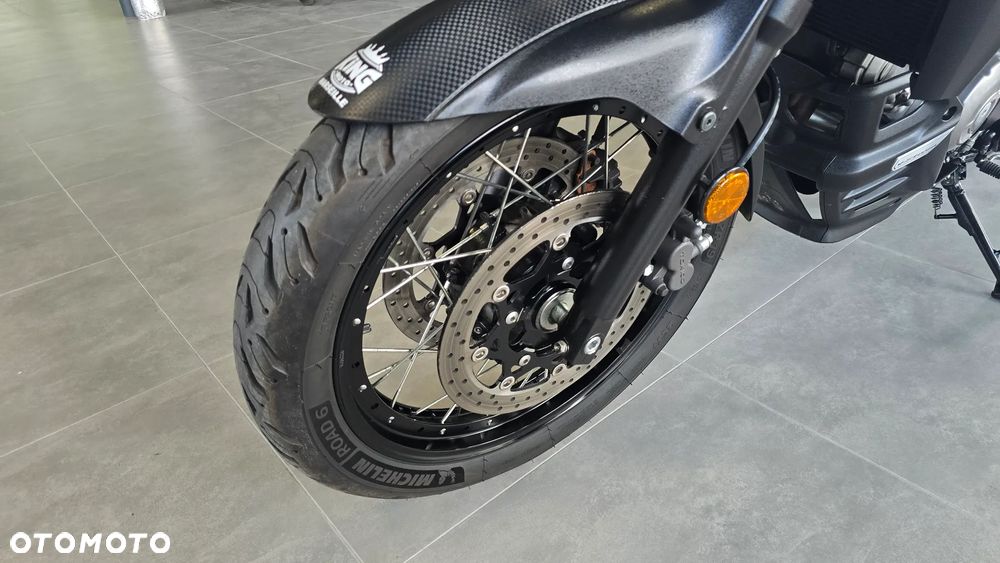 Suzuki V-STROM - 4